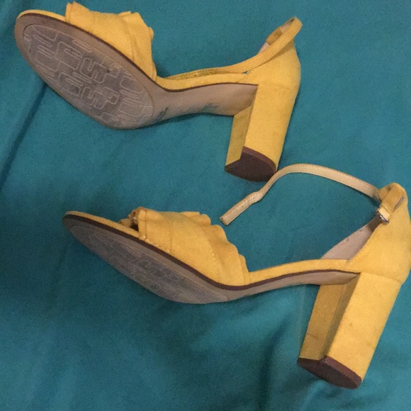 Yellow Sandals - Picture 6 of 7